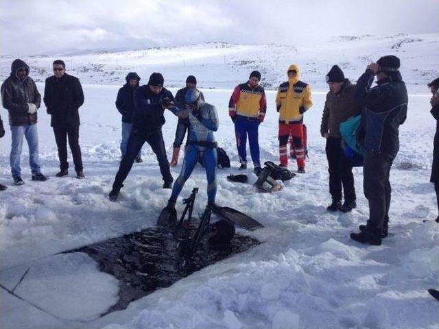 Buz Tutan Gölde Rekor Denemesi Hazırlıkları