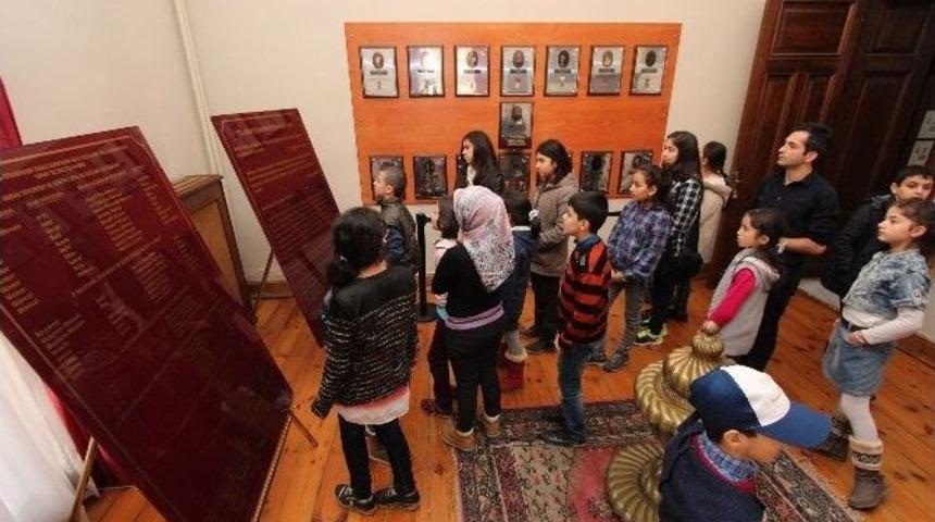 Bilgi Evi &Ouml;ğrencileri Ptt M&uuml;zesi&rsquo;ni Ziyaret Etti