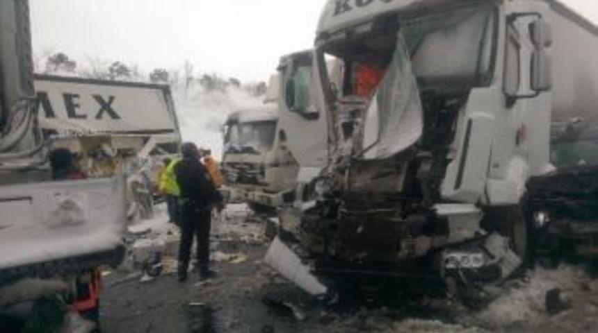 Kazaya Karışan Onlarca Ara&ccedil; Hurdaya D&ouml;nd&uuml;