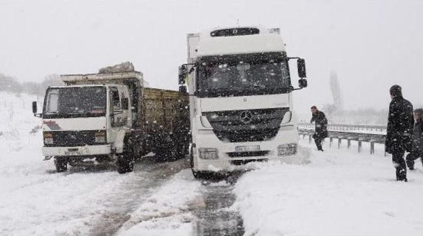 218 K&ouml;y Yolunun Kapandığı Balıkesir'de 12 Il&ccedil;ede Okullar Tatil (2)
