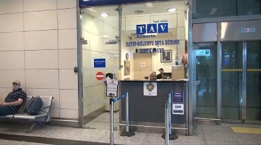 Dolar Dolu &Ccedil;antayı Sahibine Teslim Etti