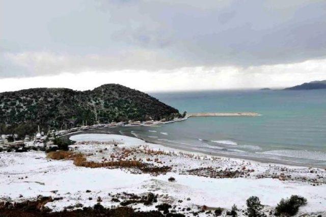 Antalya Demre'de Dolu Sonrası Kar Görüntüsü