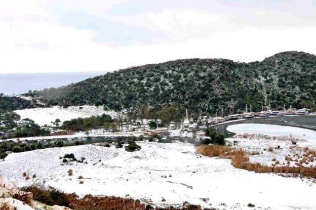 Antalya Demre'de Dolu Sonrası Kar Görüntüsü