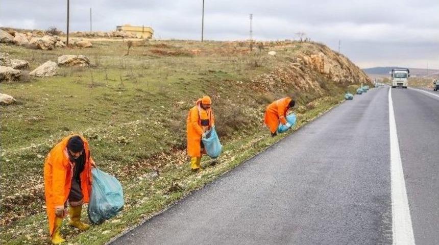 Şehitkamil Hızır Ekipleri Yolların Kenarlarını Temizliyor