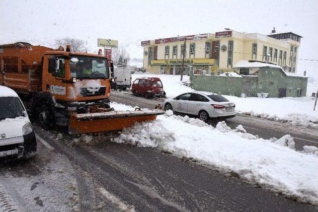 Balıkesir Büyükşehir Belediyesi’nin Karla Mücadelesi Sürüyor 3