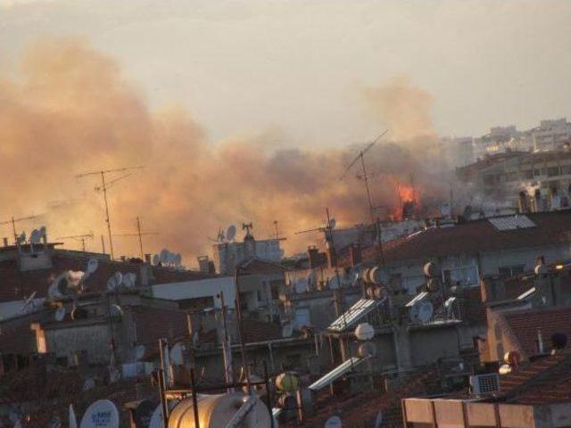 Karşıyaka'da Korkutan Çatı Yangını