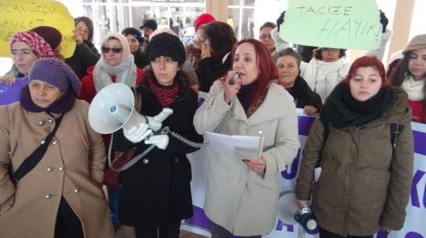 Liseli Kıza Tecav&uuml;z Davası Ertelendi