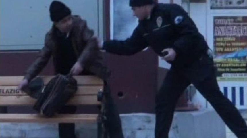 Ş&uuml;pheli Pakete Vatandaşın M&uuml;dahalesi Korkuttu