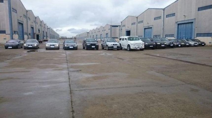 Diyarbakır&rsquo;da 22 L&uuml;ks Ka&ccedil;ak Araba Ele Ge&ccedil;irildi