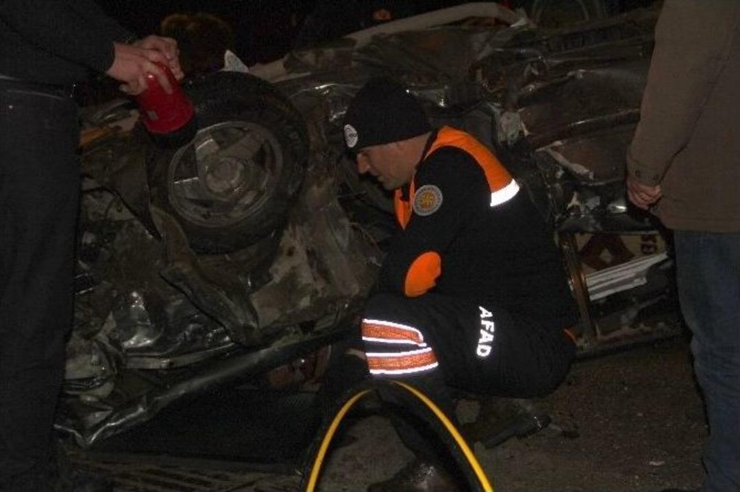 Kastamonu&rsquo;da Feci Kaza: 2 &Ouml;l&uuml;, 3 Yaralı