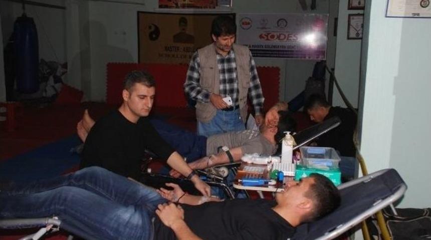 Akademi Sporcularından Kızılay&rsquo;a Kan Bağışı