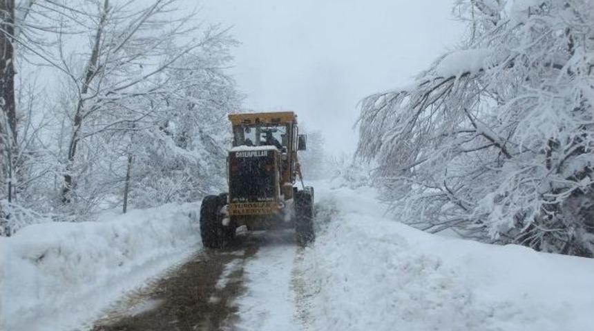 Toroslar&rsquo;da Kar Nedeniyle Kapanan Yollar A&ccedil;ılıyor