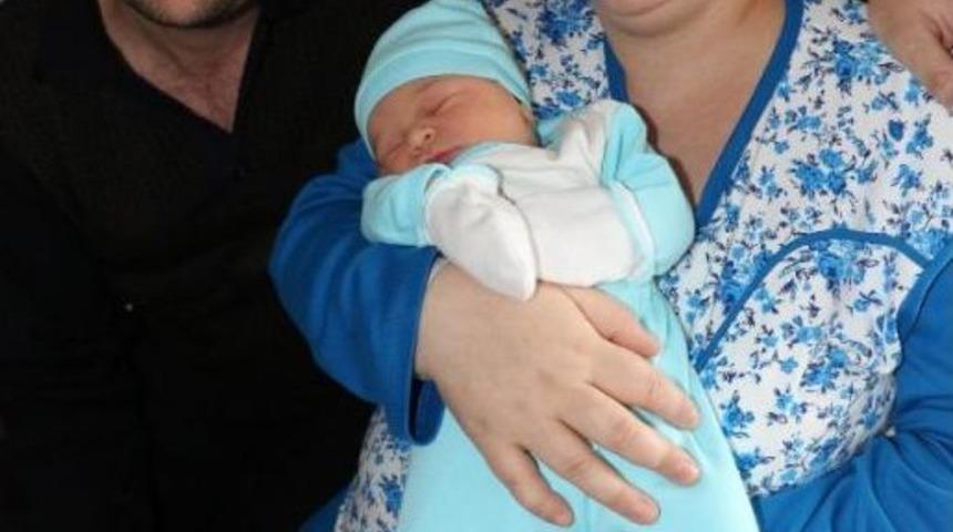 Kurayla T&uuml;p Bebek Tedavisi &Ccedil;ıktı, 17 Yıllık Hayal Ger&ccedil;ek Oldu