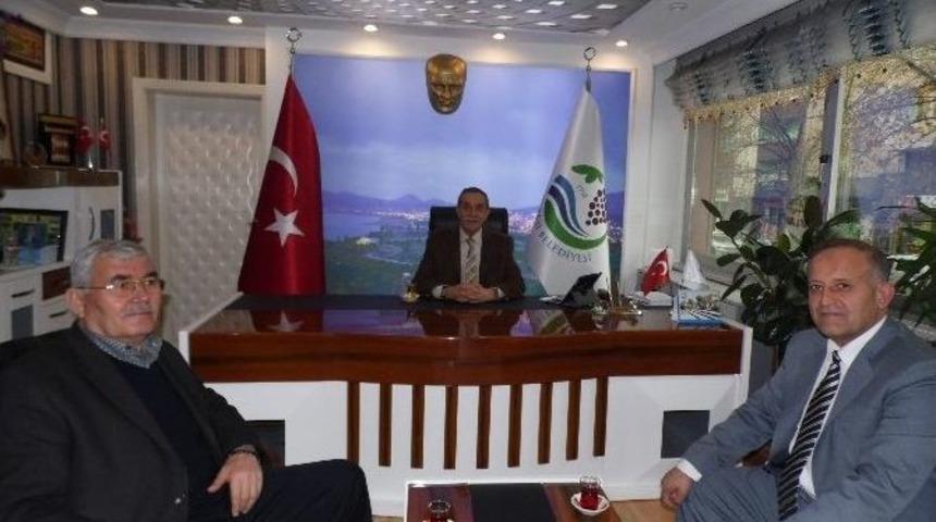 Osman &Ouml;zet&rsquo;ten Belediye Başkanına Ziyaret