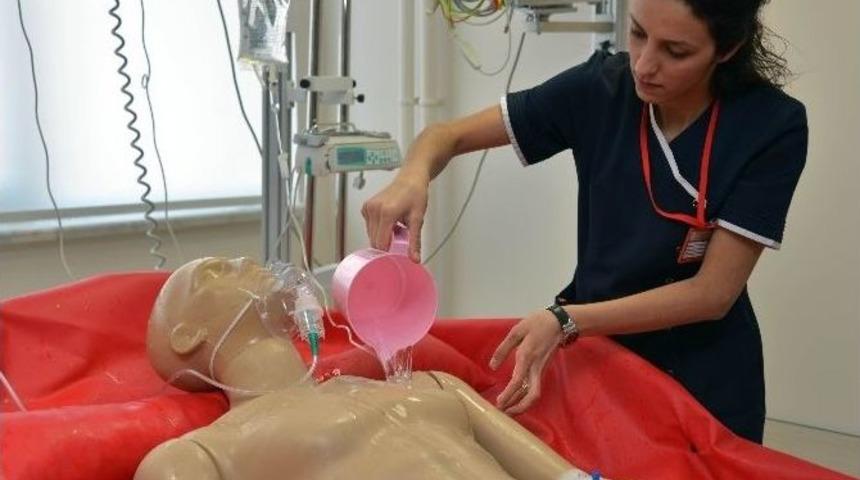 Yoğun Bakım Hemşiresi &ldquo;yatalak Hasta Yıkama Sistemi&rdquo; Geliştirdi