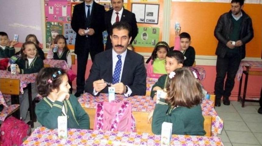 G&ouml;nen&rsquo;de &Ouml;ğrenciler Okul S&uuml;t&uuml;n&uuml; Sevdi