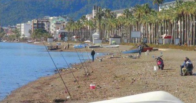 Marmarisliler Güneşli Havanın Tadını Çıkardı