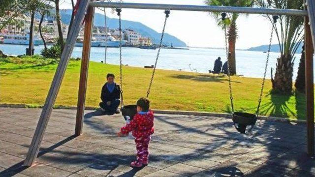 Marmarisliler Güneşli Havanın Tadını Çıkardı