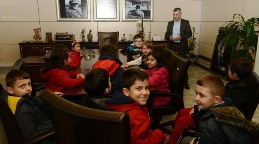Başarılı Minikler Nil&uuml;fer Belediyesi&rsquo;ni Ziyaret Etti