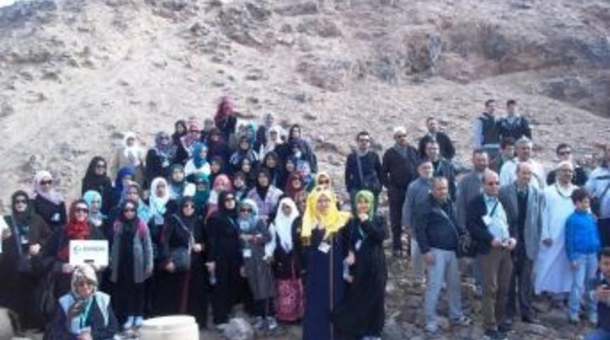 Tatillerini Umre&rsquo;de Ge&ccedil;irdiler