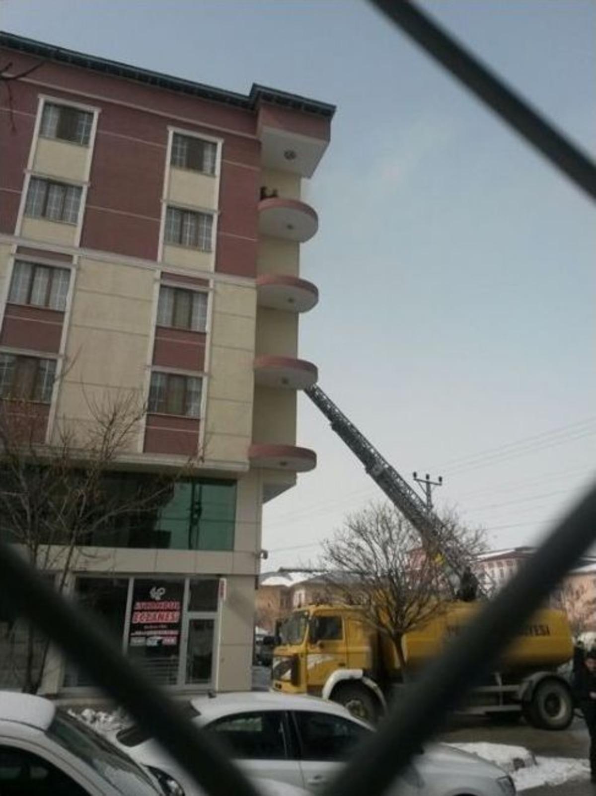 Otelde Korkutan Yangın