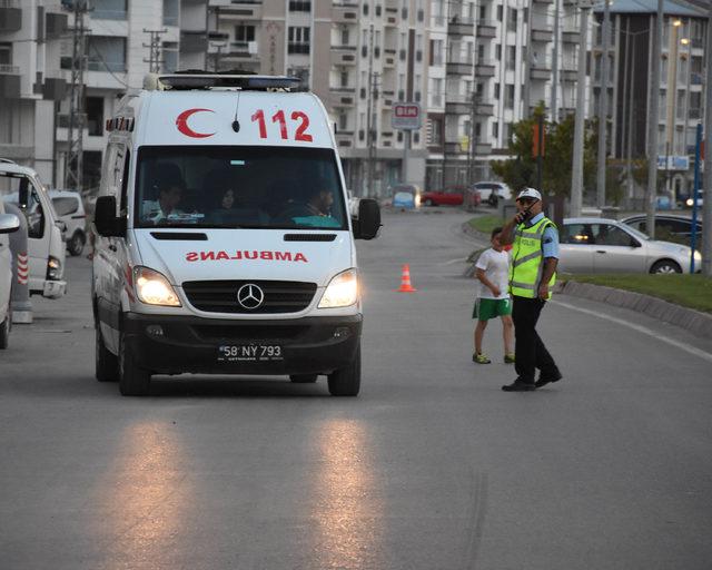 Sivas'ta otomobilin çarptığı çocuk ağır yaralandı