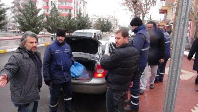 Polisi Dolandırıcı Sandığı Için 'dur' Ihtarına Uymamış