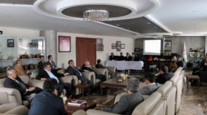 İşkur Yetkilileri Esnafları Bilgilendirdi