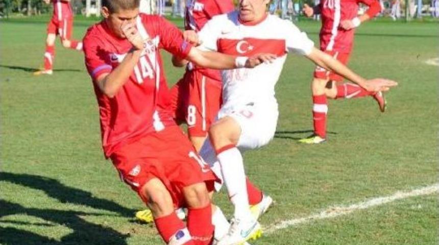 T&uuml;rkiye U15 Milli Takımı Sırbistan'ı 3-0 Yendi