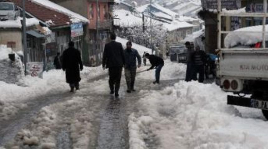 &Ccedil;elikhan&rsquo;da Okullar Bir G&uuml;n Tatil Edildi