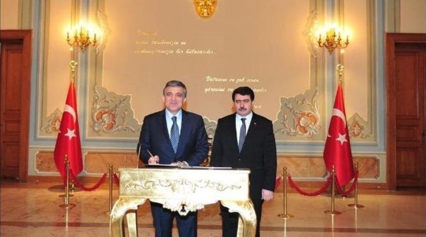 Abdullah G&uuml;l&rsquo;den Vali Vasip Şahin&rsquo;e Ziyaret