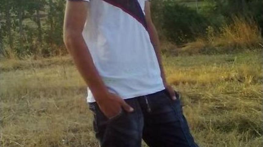 U&ccedil;uruma D&uuml;şen Gen&ccedil; Hayatını Kaybetti