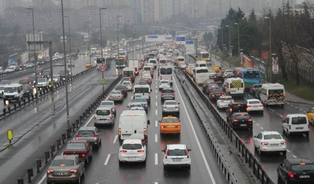 Yoğun Sis S&uuml;r&uuml;c&uuml;lere Zor Anlar Yaşattı