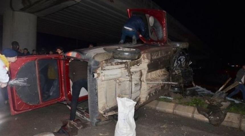 Bafra&rsquo;da Kamyonet Devrildi: 3 Yaralı