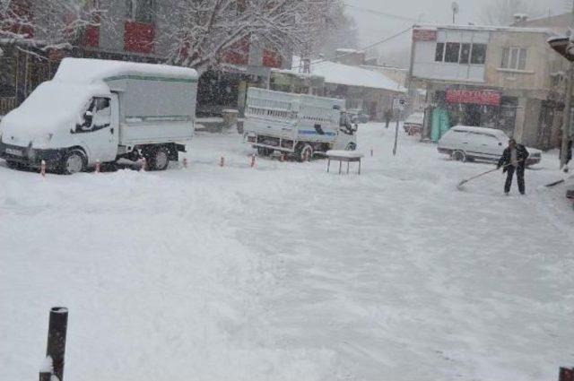 Adilcevaz'da Okulara Kar Tatili