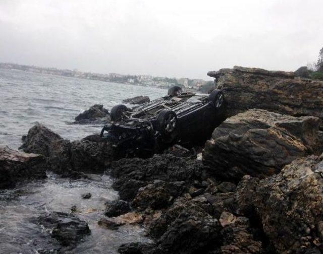 İndiği Otomobili Birkaç Saniye Sonra Uçuruma Düştü