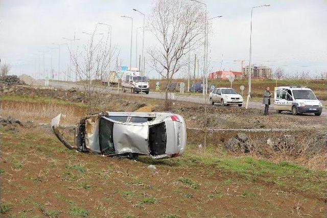 Bayan Öğretmen Okula Giderken Kazada Yaralandı