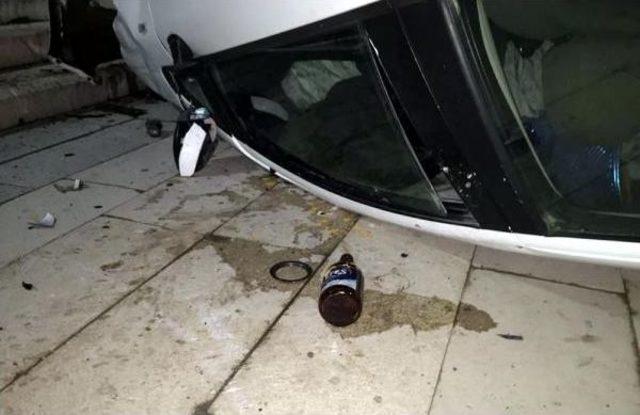 Elazığ'da Takla Atan Otomobilde Bira Şişeleri