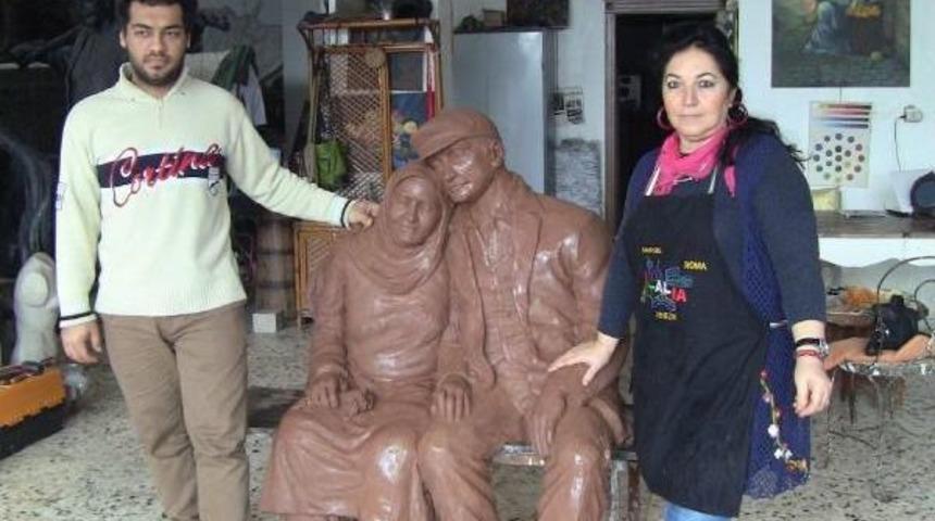 Yaşlı Sevgililer Heykeli