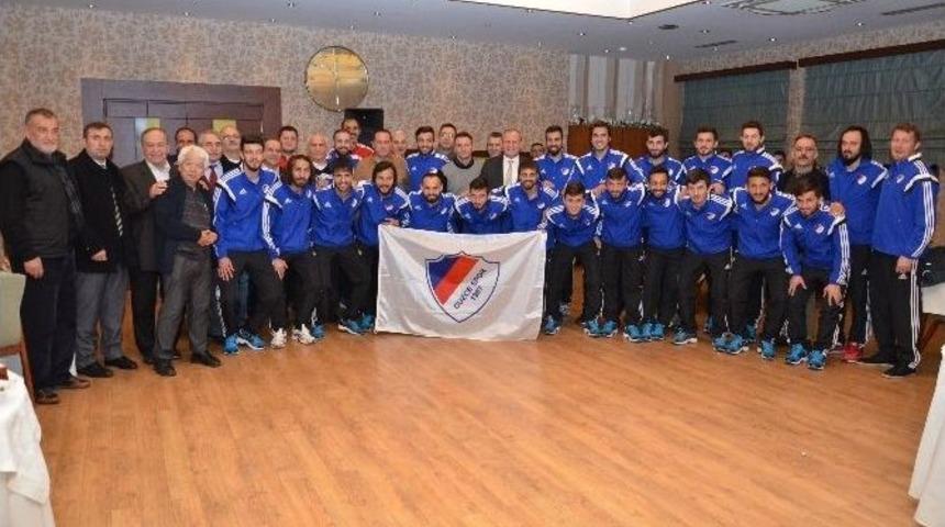 Her Zaman, Her Yerde En B&uuml;y&uuml;k D&uuml;zce