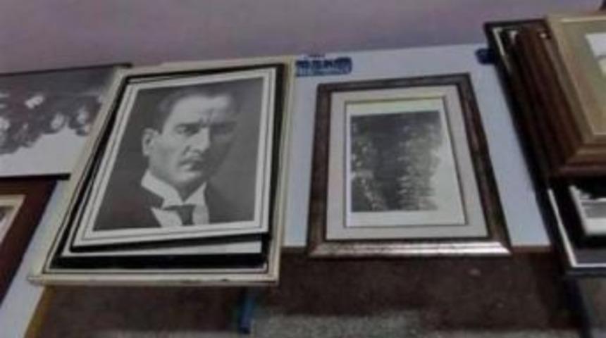 Atat&uuml;rk Replaced By Ottomans At Iconic Istanbul High School