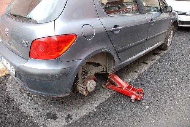 Hatay’da 40 Aracın Lastiğini Patlattılar