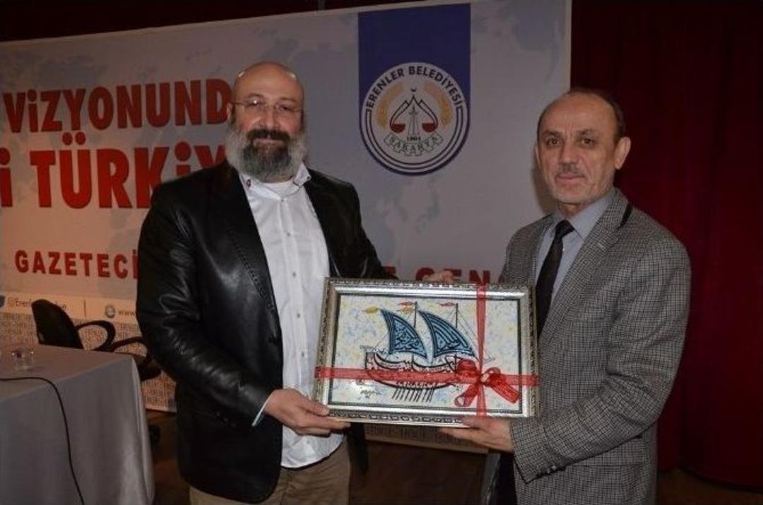 Gazeteci Yazar Hikmet Gen&ccedil; Erenler&rsquo;de Konferans Verdi
