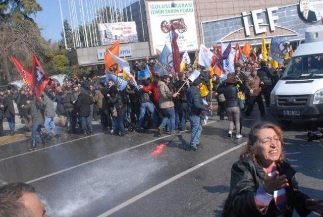 İzmir'de 'boykot Yürüyüşü' Gerginliği (3)