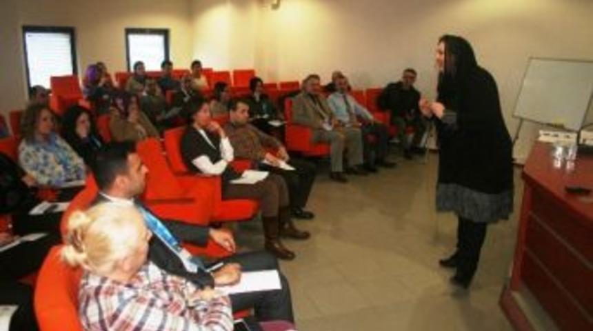 İzmit Belediyesi Hizmet İ&ccedil;i Eğitimleri S&uuml;rd&uuml;r&uuml;yor