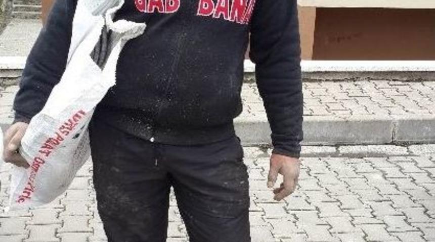 Keserek &Ccedil;aldığı Kabloları Poşete Koyup Ka&ccedil;arken Yakalandı