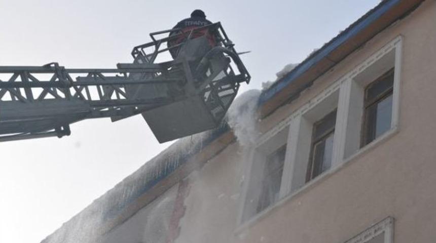 Kars Belediyes&rsquo;inden Sa&ccedil;aklara Operasyon!