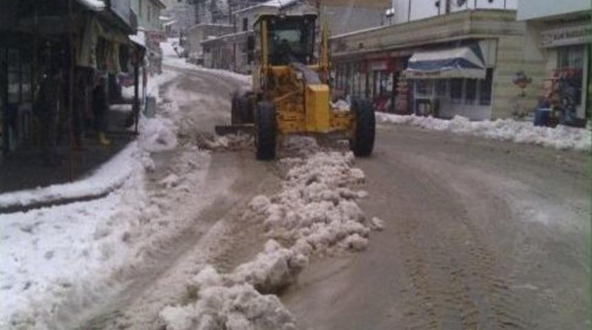 Mezitli&rsquo;de Kardan Dolayı Kapanan Yollar A&ccedil;ılıyor