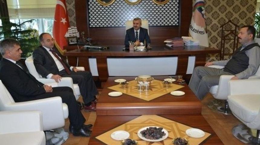 Başkan Baran, &Uuml;z&uuml;lmez&rsquo;i Ağırladı