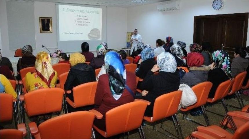 Pursaklar&rsquo;da Hanımlar Beslenme Konusunda Bilgilendirildi